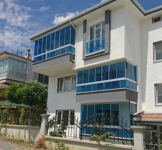Cam Balkon